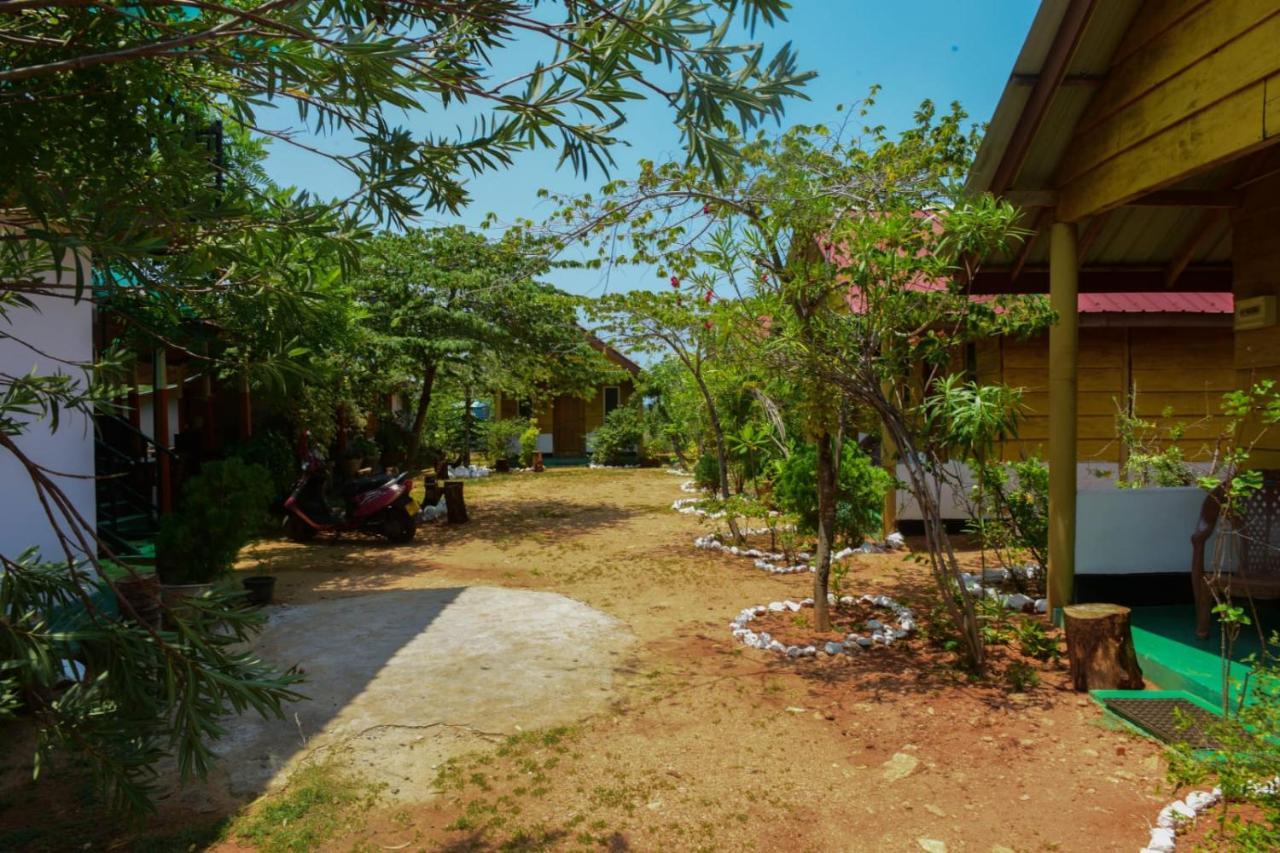 Sunntop Cabana Trincomalee Exteriör bild