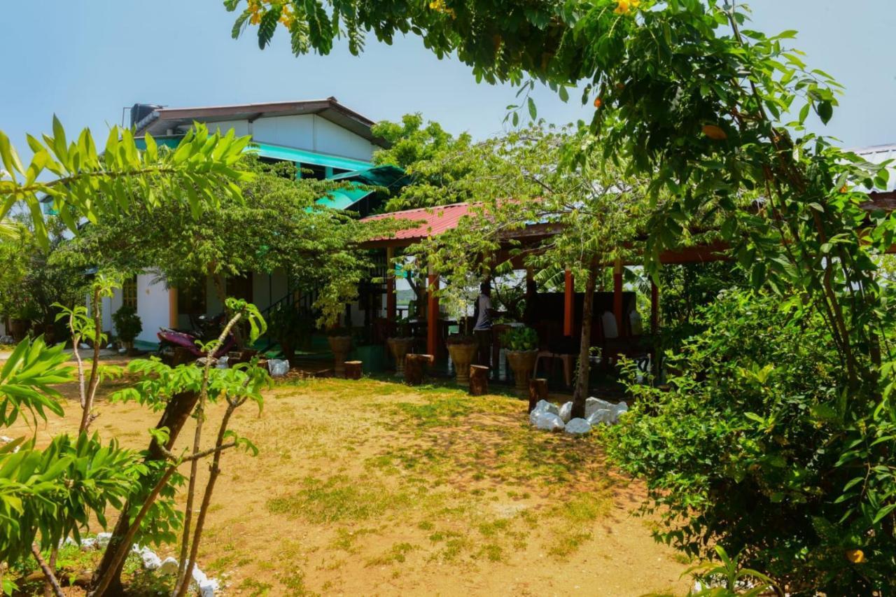 Sunntop Cabana Trincomalee Exteriör bild