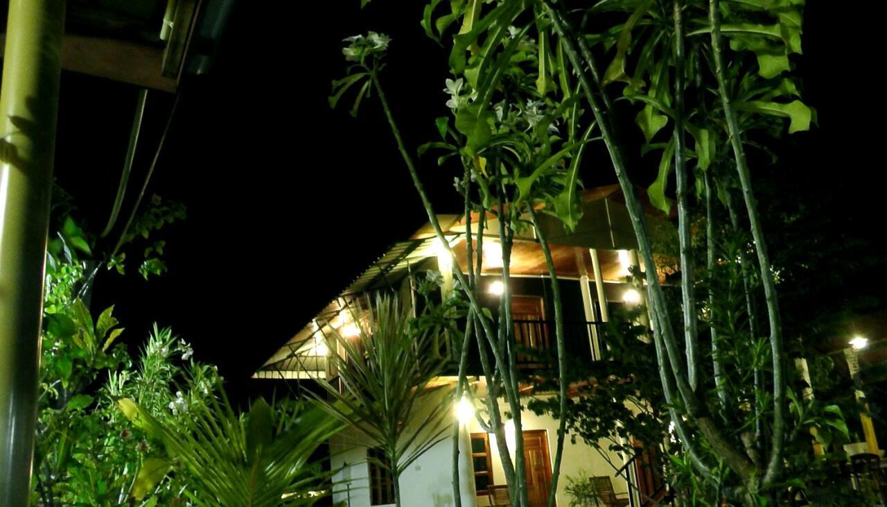 Sunntop Cabana Trincomalee Exteriör bild